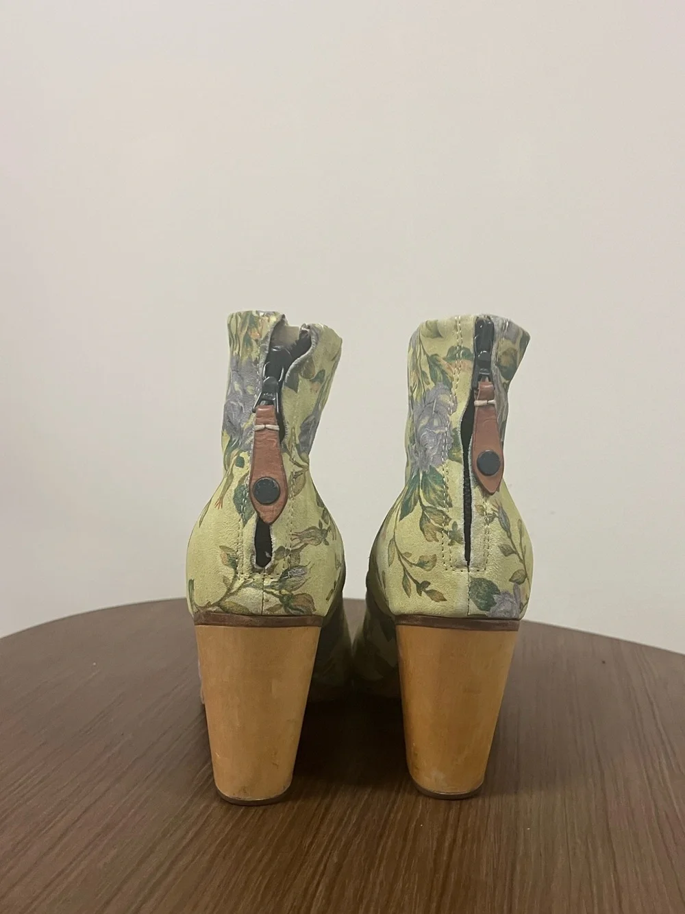 Rag & Bone Newbury Floral Suede boots 9.5 womens
